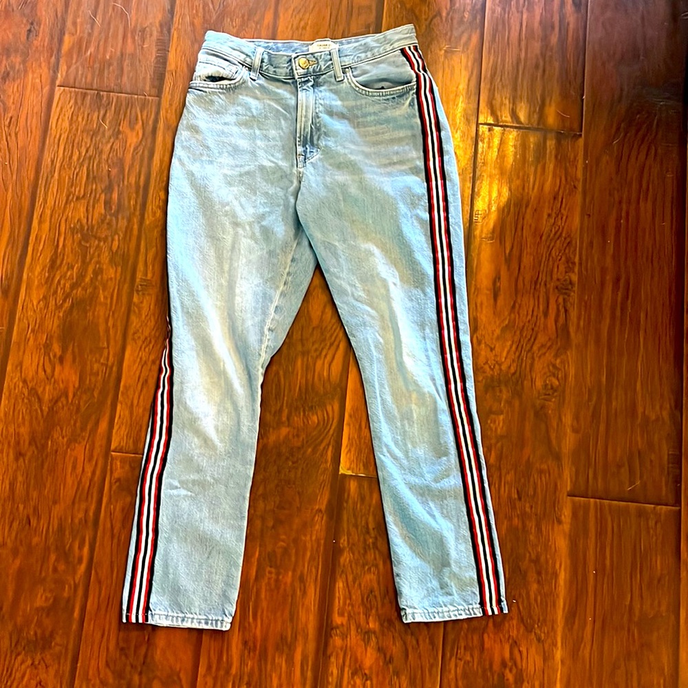 Women/girls forever 21 skinny/lose jeans with stripe details on side